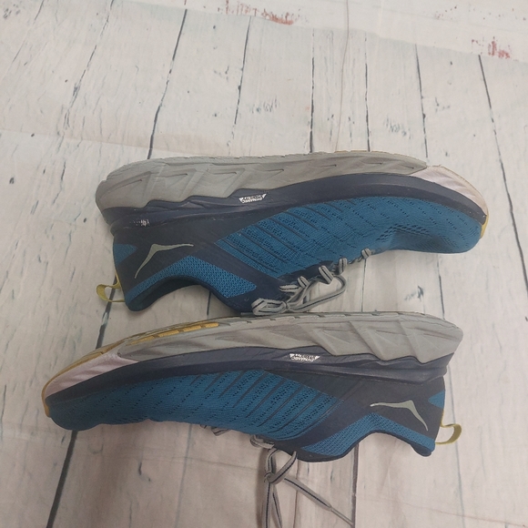 Hoka one one ARAHI 3 - Picture 6 of 9